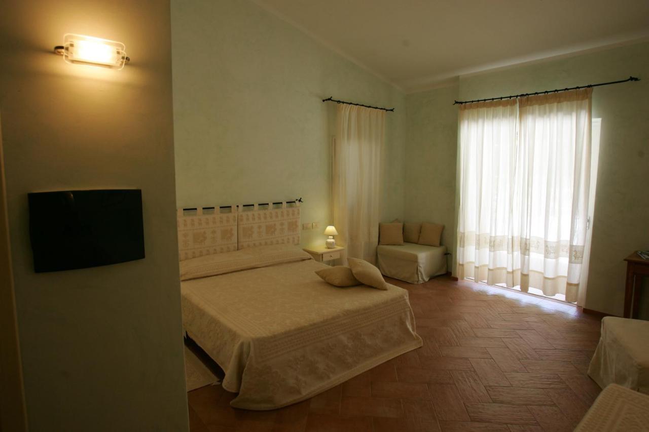 Lu Pastruccialeddu Hotel Arzachena Kültér fotó
